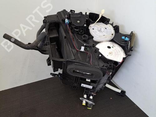 Used Heater matrix box TOYOTA AURIS (_E18_) 1.8 Hybrid (ZWE186_, ZWE186R) (136 hp) 28402701