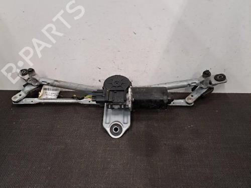 Used Front wiper motor KIA SPORTAGE III (SL) 1.7 CRDi (116 hp) 28396237