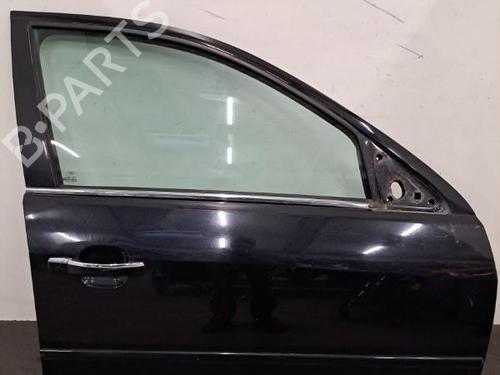 Used Right front door Right front door 28390774 28390774
