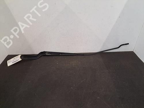 Used Front windshield wiper arm FORD FIESTA V (JH_, JD_) 1.4 TDCi (68 hp) 28397628