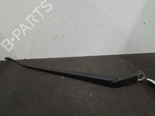 Used Front windshield wiper arm TOYOTA YARIS CROSS (MXP_) 1.5 Hybrid (MXPJ10) (116 hp) 29146981