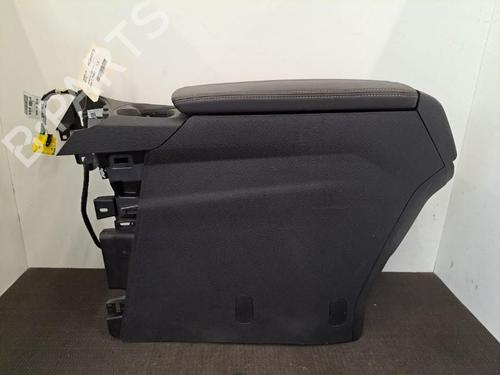 Middle console PEUGEOT 3008 II SUV (MC_, MR_, MJ_, M4_) 1.5 BlueHDi 130 | BP28393377I22 