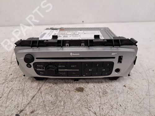Used Radio Radio RENAULT TWINGO II (CN0_) 1.2 16V (CN04, CN0B) (75 hp) 28409246 28409246