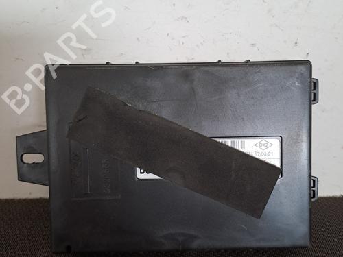 Used Fuse box RENAULT TRAFIC III Van (FG_) 2.0 dCi 145 (FGML) (145 hp) 28401005