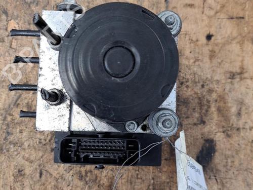 Used ABS pump VW POLO V (6R1, 6C1) 1.6 TDI (90 hp) 28402619