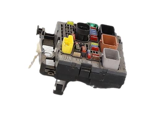 Used Fuse box Fuse box 37452906 37452906