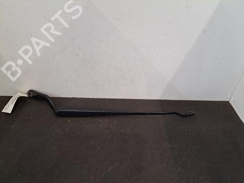 Used Front windshield wiper arm FORD FIESTA V (JH_, JD_) 1.4 TDCi (68 hp) 28397632