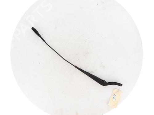 Used Front windshield wiper arm CITROËN C3 III (SX) 1.5 BlueHDi 100 (SXYHYP, SXYHTU) (102 hp) 32413207