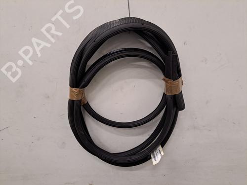 Used Rubber door seal RENAULT TRAFIC III Bus (JG_) [2014-2025]  29129384