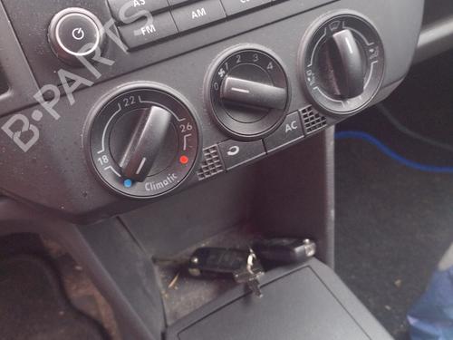 Right front door VW POLO IV (9N_, 9A_) 1.2 | BP28395381C3 