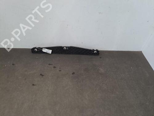Used Rear bumper bracket Rear bumper bracket PEUGEOT 308 II (LB_, LP_, LW_, LH_, L3_) 1.2 THP 110 (110 hp) 28407432 28407432