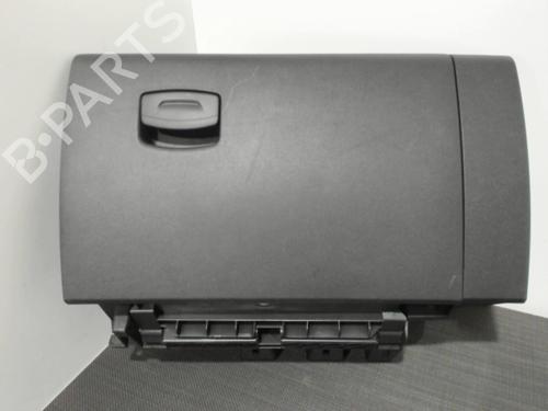 Used Glove box RENAULT KADJAR (HA_, HL_) 1.6 dCi 130 4x4 (HLA4) (130 hp) 28394333
