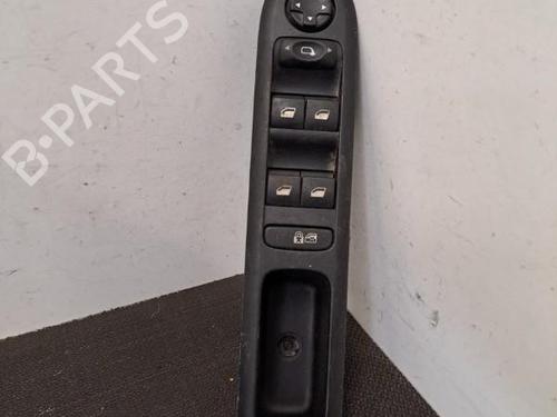 Used Left front window switch PEUGEOT 5008 (0U_, 0E_) 1.6 HDi (114 hp) 28404877