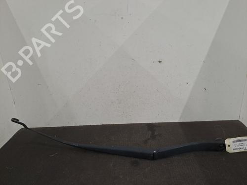 Used Front windshield wiper arm HYUNDAI i40 I CW (VF) 1.7 CRDi (136 hp) 31091055