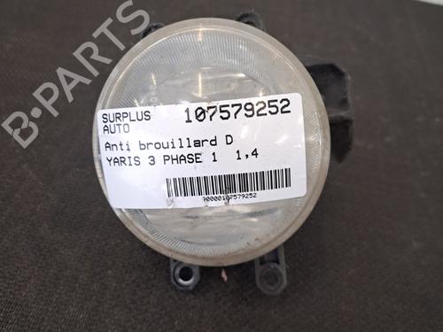Used Right front fog light TOYOTA YARIS (_P13_) 1.4 D (NLP130_, NLP130) (90 hp) 28389377