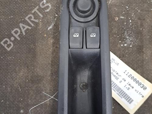 Used Left front window switch RENAULT CLIO III (BR0/1, CR0/1) 1.5 dCi (C/BR0G, C/BR1G) (68 hp) 30100971
