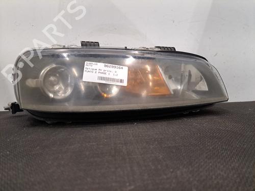 Used Right headlight Right headlight FIAT PUNTO (188_) 1.2 60 (188.030, .050, .130, .150, .230, .250) (60 hp) 28392470 28392470
