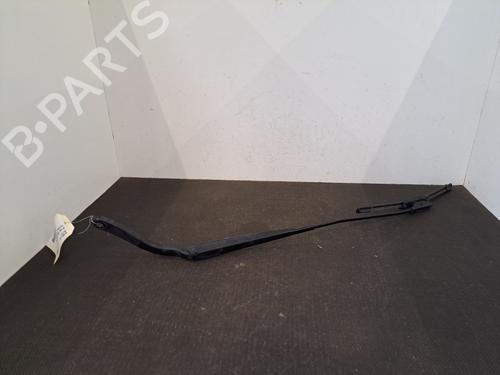 Used Front windshield wiper arm RENAULT TWINGO III (BCM_, BCA_) 1.0 SCe 70 (BCMB) (69 hp) 28400495