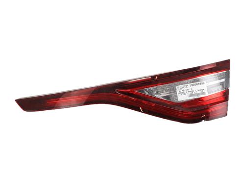 right-tailgate-light-renault-megane-iv-hatchback-b9amn_-2015-39700581 main image