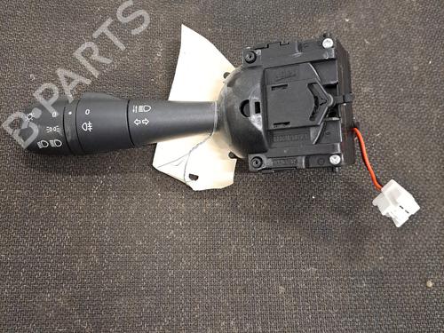 Commutateur RENAULT TWINGO III (BCM_, BCA_) 1.0 SCe 70 (BCMB) (69 hp) 28390322