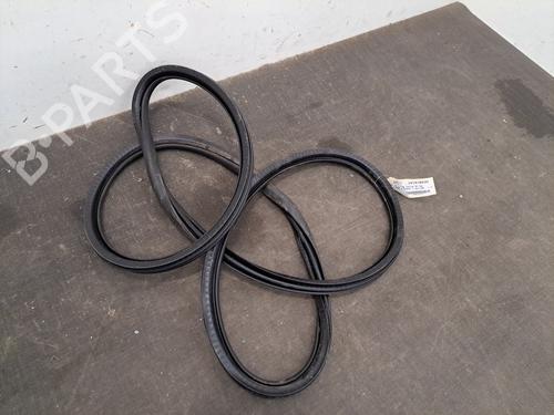 Rubber door seal PEUGEOT 3008 II SUV (MC_, MR_, MJ_, M4_) 1.2 THP/ PureTech 130 (MRHNSM, MRHNSU, MRHNSJ, MRHNYW,... | BP28407091C142