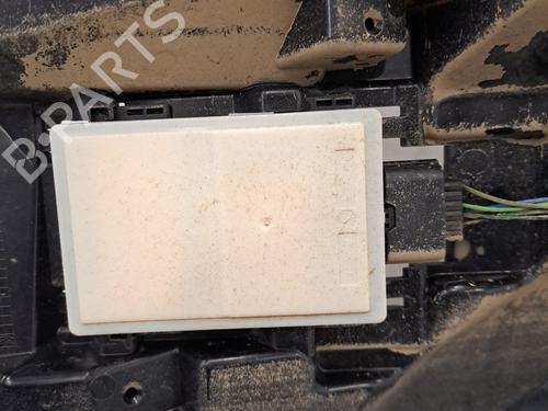 rear-bumper-bracket-land-rover-range-rover-evoque-l551-2018-29560560 main image