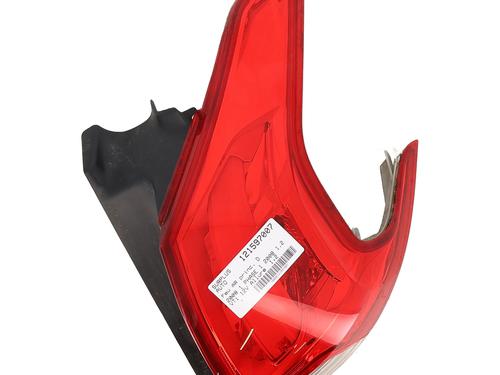 Feu arrière droit PEUGEOT 2008 I (CU_) 1.2 VTi (82 hp) 32984667