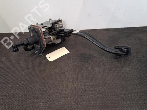 Used Clutch pedal Clutch pedal HYUNDAI TUCSON (TL, TLE) 1.7 CRDi (116 hp) 28402472 28402472