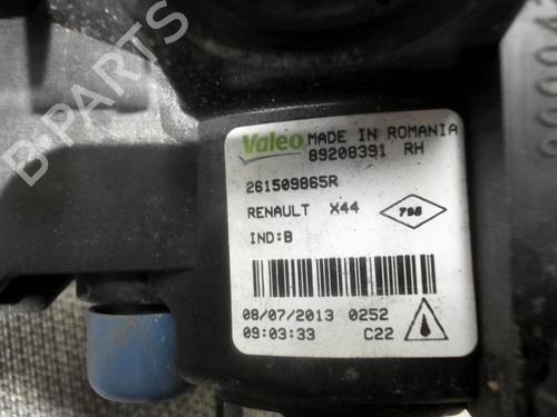 Used Right front fog light Right front fog light RENAULT TWINGO II (CN0_) 1.2 16V (CN04, CN0B) (75 hp) 28399278 28399278