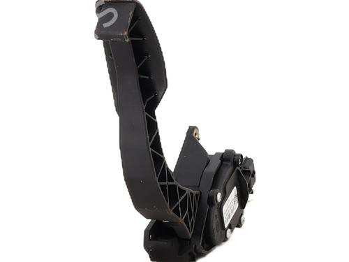 pedal-dacia-duster-hm_-2017-34501101 main image