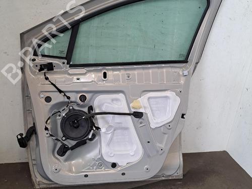 dr-hjre-fortil-renault-zoe-bfm_-2012-37748807 main image