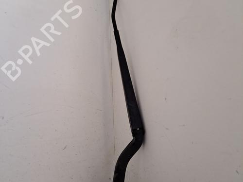 Used Front windshield wiper arm RENAULT TWINGO III (BCM_, BCA_) 1.0 SCe 70 (BCMB) (69 hp) 28390312