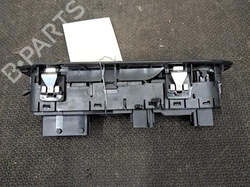 Used Left front window switch Left front window switch PEUGEOT 308 II (LB_, LP_, LW_, LH_, L3_) 1.6 HDi / BlueHDi 115 (115 hp) 30471348 30471348
