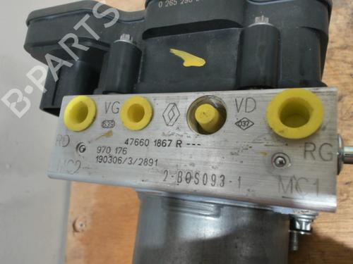Used ABS pump RENAULT CLIO V (B7_) 1.0 TCe 100 (B7MT) (101 hp) 28394142