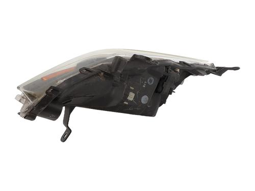right-headlight-toyota-aygo-_b4_-2014-35926078 main image
