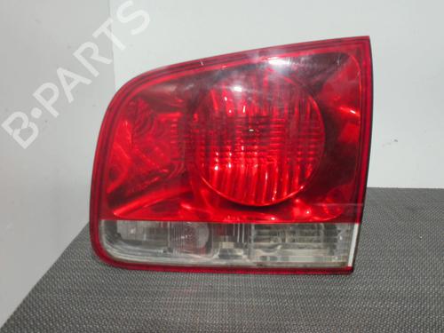 Feu de coffre droit VW TOUAREG (7LA, 7L6, 7L7) 5.0 V10 TDI (313 hp) 28410653