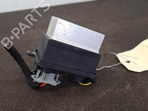Used Heater resistor PEUGEOT 3008 II SUV (MC_, MR_, MJ_, M4_) 1.2 THP/ PureTech 130 (MRHNSM, MRHNSU, MRHNSJ, MRHNYW,... (131 hp) 28407080