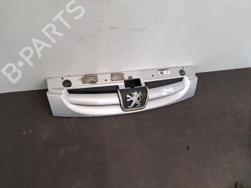 Used Grille Grille 28402482 28402482