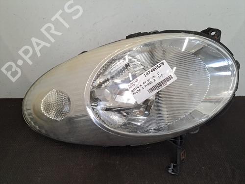 Used Right headlight NISSAN MICRA III (K12) 1.2 16V (80 hp) 28400479
