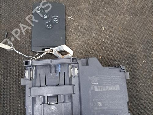 Used Card reader RENAULT CLIO IV (BH_) 0.9 TCe 90 (BHNF, BHMA, BHMH, BHJK, BHJR) (90 hp) 30171624