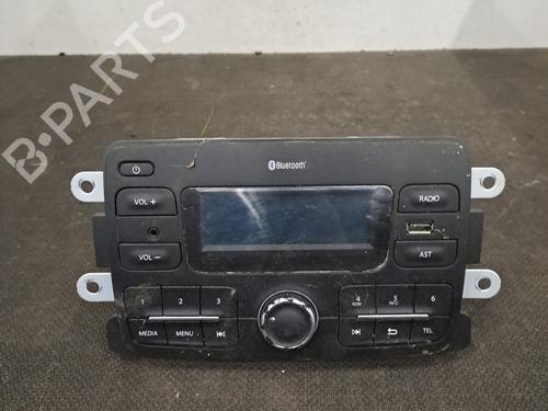 Used Radio DACIA SANDERO II 1.0 SCe 75 (B8JC, B8JD, B8NC) (73 hp) 30679557