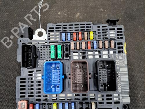 Used Fuse box PEUGEOT 308 II (LB_, LP_, LW_, LH_, L3_) 1.2 THP 130 (131 hp) 30169211