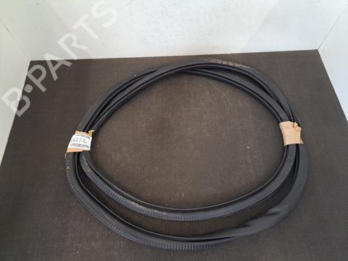 Used Rubber door seal PEUGEOT 308 SW III (FC_, FJ_, FR_, F4_, FN_) PureTech 130 (FRHNSL, FRHNST) (131 hp) 28406220