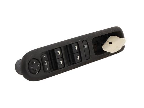 Used Left front window switch Left front window switch PEUGEOT 5008 (0U_, 0E_) 1.6 BlueHDi 120 (120 hp) 32696752 32696752