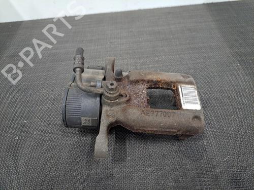Used Right rear brake caliper PEUGEOT 3008 II SUV (MC_, MR_, MJ_, M4_) 1.2 THP/ PureTech 130 (MRHNSM, MRHNSU, MRHNSJ, MRHNYW,... (131 hp) 28404938