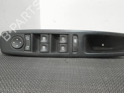 Used Left front window switch RENAULT MEGANE III Hatchback (BZ0/1_, B3_) 1.5 dCi (BZ09, BZ0D, BZ1W, BZ29, BZ14) (110 hp) 28410626