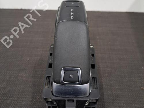 Used Gear lever PEUGEOT 3008 II SUV (MC_, MR_, MJ_, M4_) 1.2 THP/ PureTech 130 (MRHNSM, MRHNSU, MRHNSJ, MRHNYW,... (131 hp) 28404943