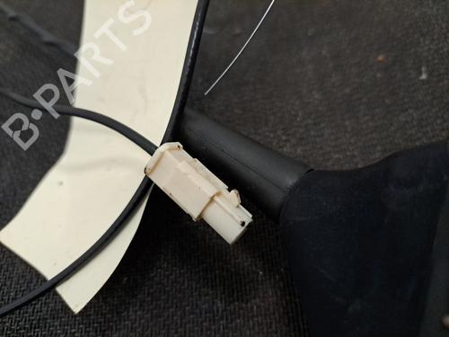 antennabase-renault-megane-iv-hatchback-b9amn_-2015-28395969 main image