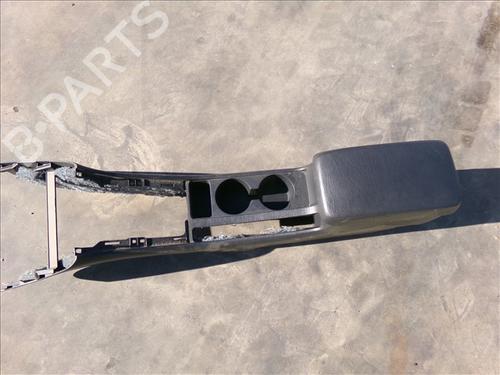 Used Armrest / Center console Armrest / Center console TOYOTA COROLLA (_E12_) 2.0 D-4D (CDE120R, CDE120L_) (116 hp) 26283797 26283797