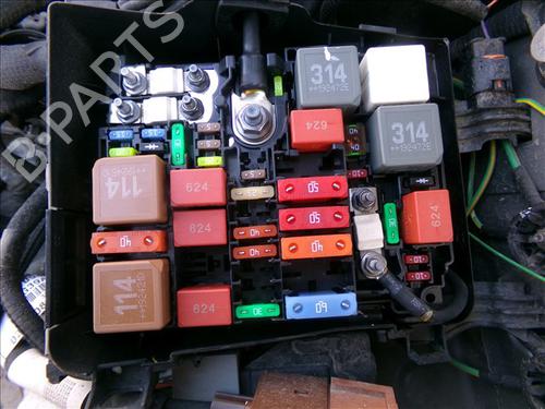 Used Fuse box Fuse box PEUGEOT 308 SW III (FC_, FJ_, FR_, F4_, FN_) BlueHDi 130 (FCYHZL, FCYHZT) (131 hp) 27444630 27444630